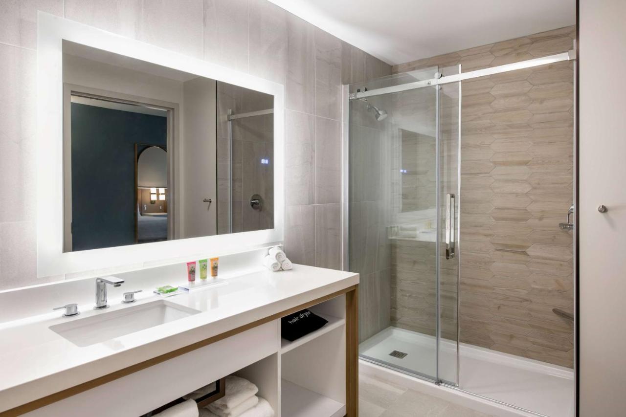 Wyndham Garden Airport Hotel 3*