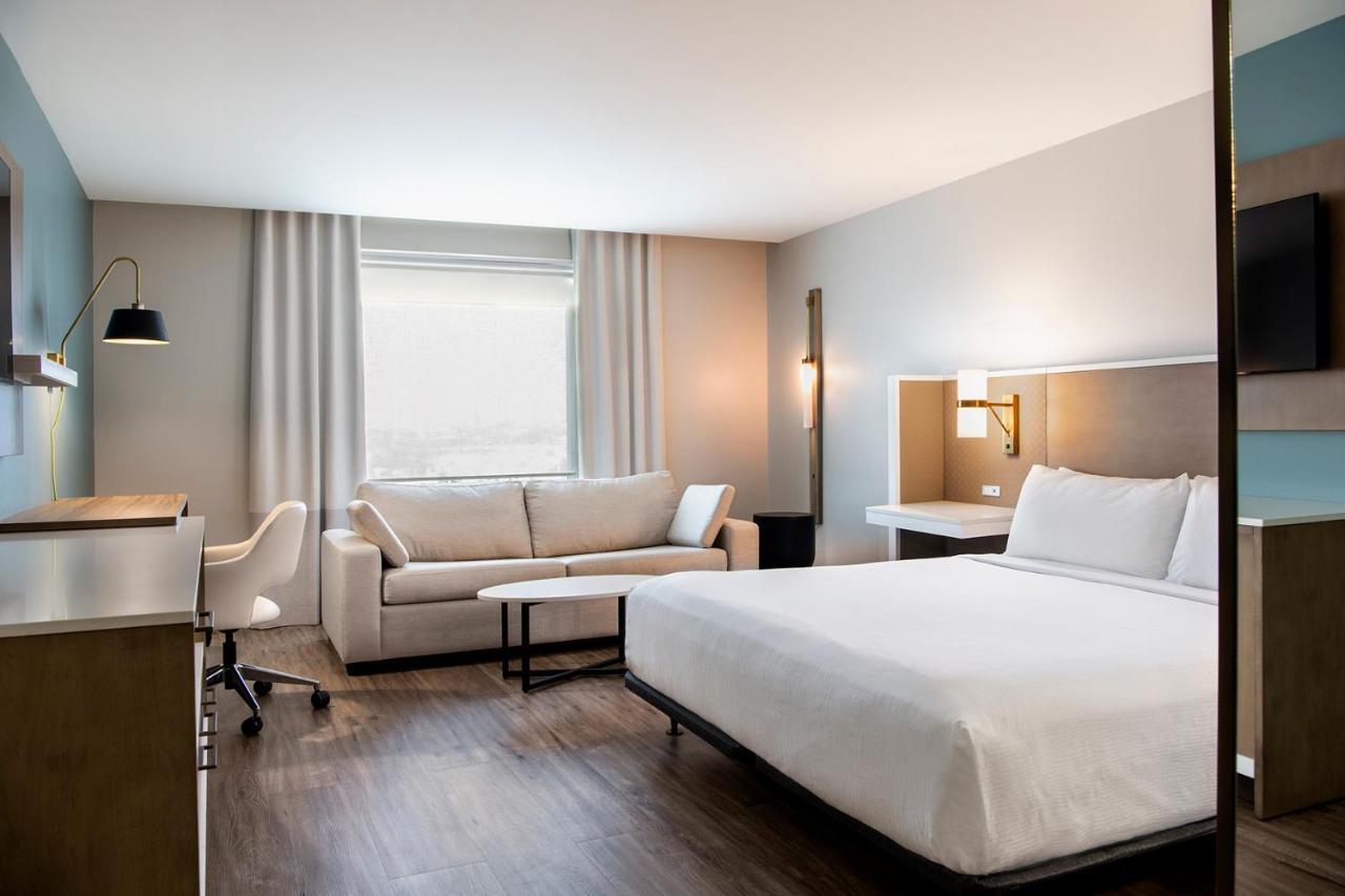 Wyndham Garden Airport Hotel